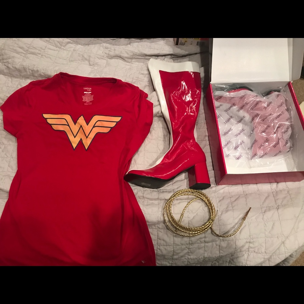wonderwoman shirt  lasso and Funtastik boots